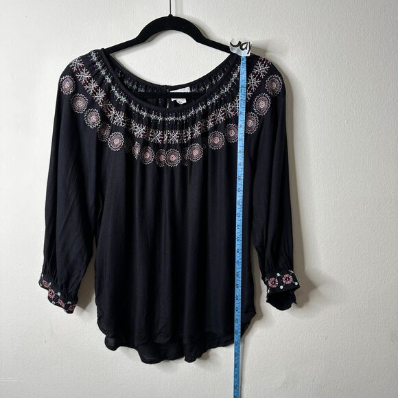 Velvet By Graham & Spencer Eva Black Peasant Top Pastel Embroidered Neck XS - Picture 14 of 16